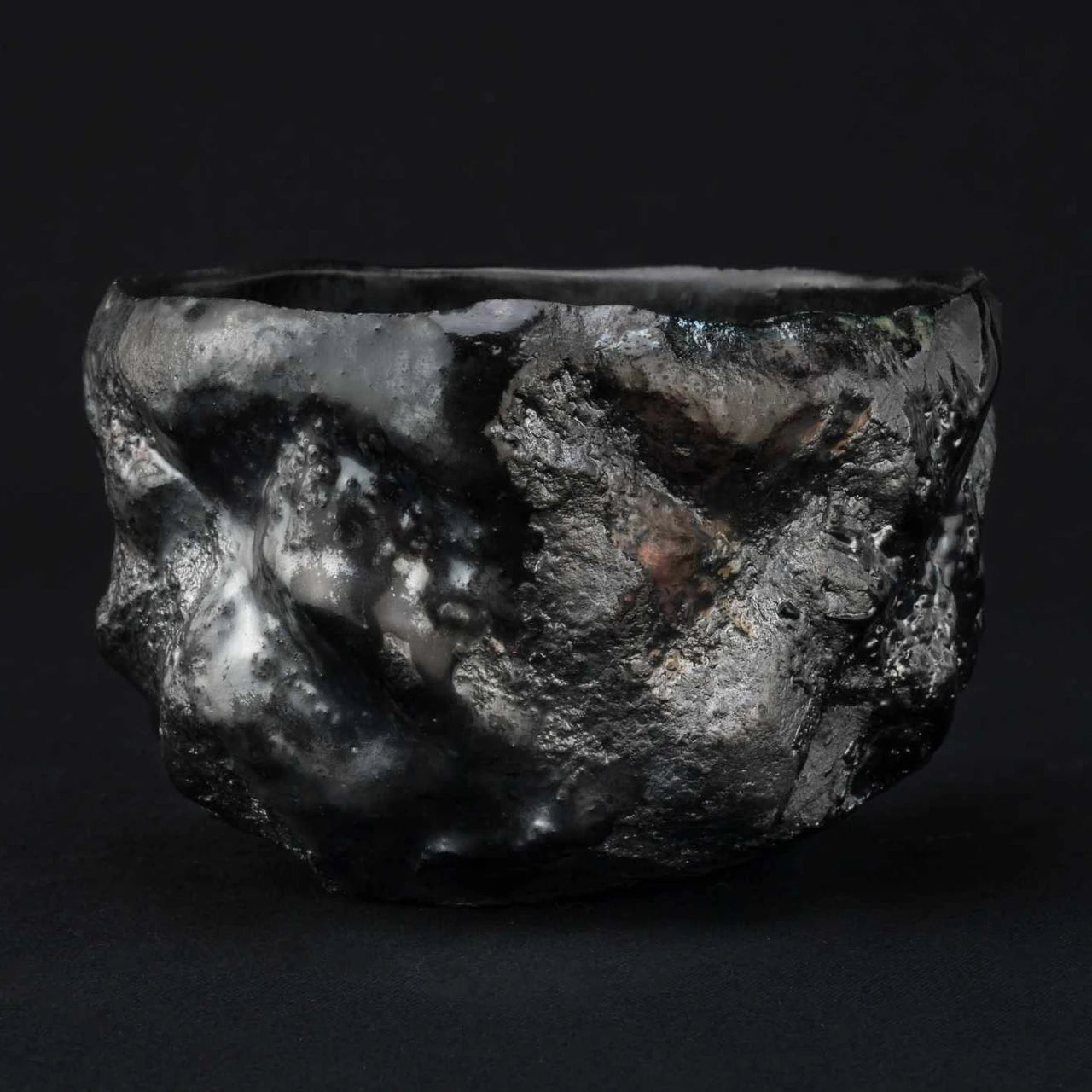 Hikidashi Black Kurinuku Matcha Tea Bowl